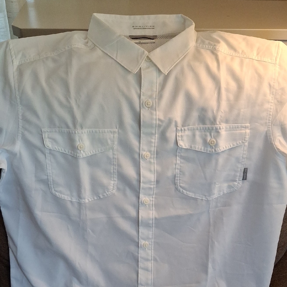 Columbia White Casual Button Down Shirt Lightweight Design